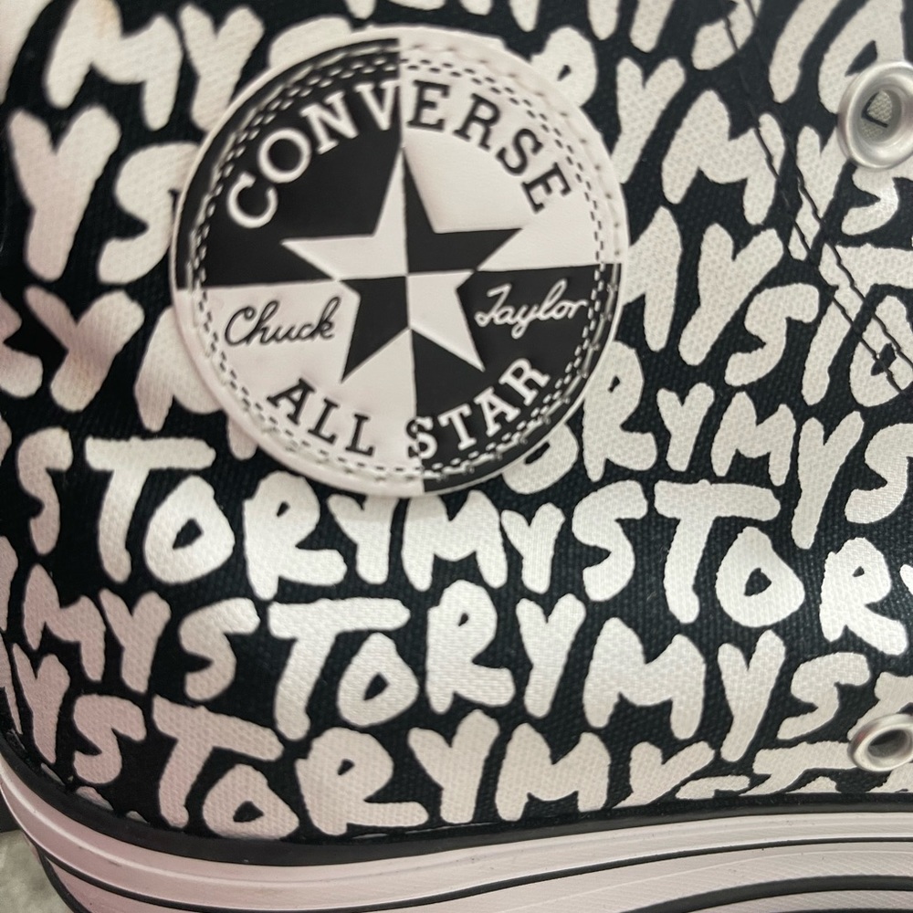 Converse - Picture 2 of 7